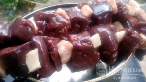 Шашлык из печени с салом на мангалле