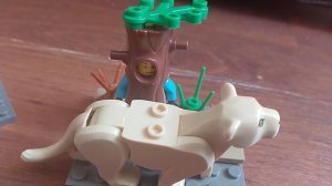 как собрать подставку для минифигурки