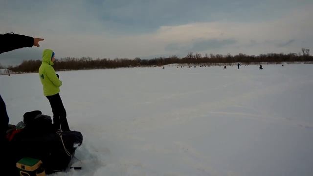Взяли девушку на рыбалку....Рыбалка с комфортом!