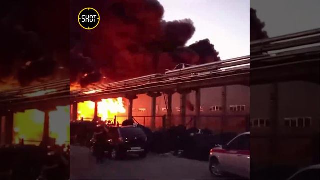 Мощный пожар произошёл на территории завода "Пластик" в Тульской области.