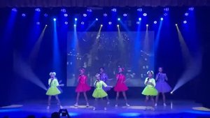Ансамбль Супер-кидс. На большом воздушном шаре