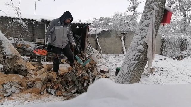 Заготовка дров на зиму, из города в деревню смотреть онлайн