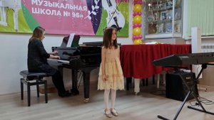 Мария Бащенко 1 класс. Ц. Кюи "На паркете в восемь пар", слова неизвестного автора.