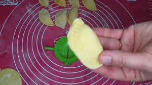 КАК СДЕЛАТЬ ВАРЕНИКИ В ДВА РАЗА БЫСТРЕЕ И КРАСИВЕЕ!  ВАРЕНИКИ С ТВОРОГОМ!