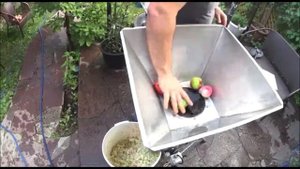 Измельчитель фруктов и овощей Русич 2,2 кВт измельчаем яблоки