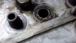 Болтается направляющая втулка клапана - не беда. Не брать в пример.