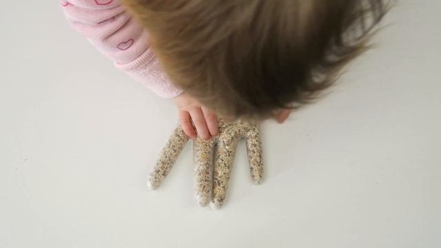SIMPLE HOMEMADE SENSORY ACTIVITY | DIY SENSORY TOYS FOR BABIES, TODDLERS & PRESCHOOLERS