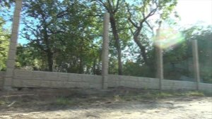 Установка двухстороннего забора «Френкрит» (бетонный еврозабор)