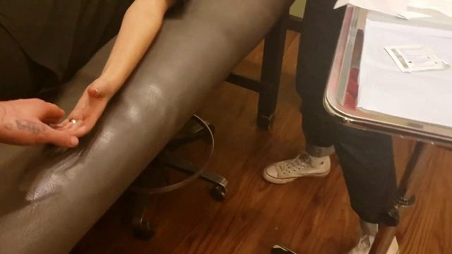 GETTING MY LABRET PIERCED смотреть онлайн