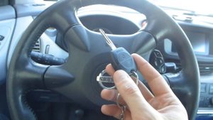 Nissan Аlmera Tino. Ниссан Альмера Тино сделать дубликат чип ключа зажигания  в Минске.