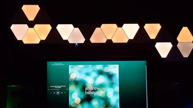 Nanoleaf Aurora Rhythm - Plays Christmas Piano смотреть онлайн