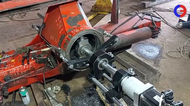 Наружная расточка колонны манипулятора, внутренняя наплавка и расточка основания колонны.