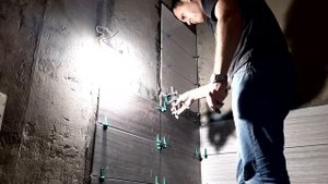 Как Быстро и Качественно Класть Плитку в Ванной