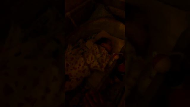 +++ 2 Нильс спит а я пою ему первый раз колыбельную смотреть онлайн