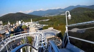 Американские горки X-Train в парке развлечений EVERLAND.