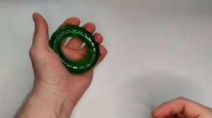 Массажёр эспандер для рук с шипами для взрослых, зелёный