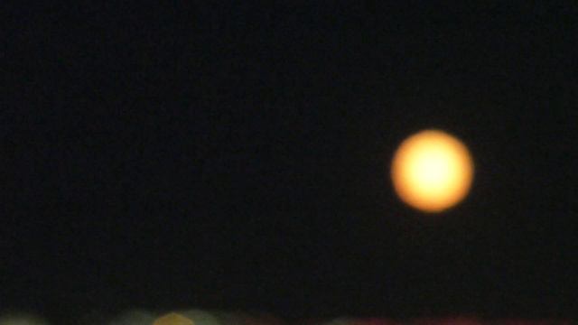 Полная луна. Москва. Юго-Запад смотреть онлайн