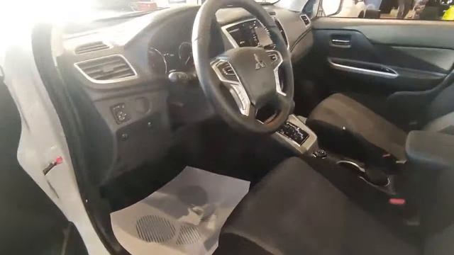 Mitsubishi L200 Mitsubishi L200 обзор интерьера и экстерьера деталей автомобиля