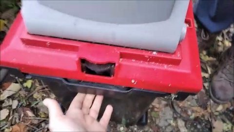 Электрический измельчитель веток