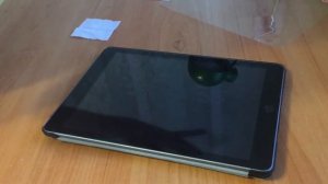 Наклейка защитного стекла на iPad