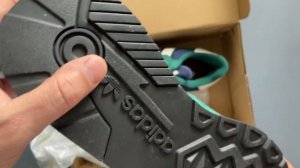 Взял себе жирненькие кроссовки adidas TREZIOD 2