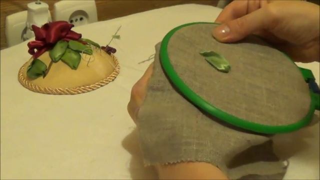 35. Вышивка лентами листьев. Большой лист из узкой ленты (3) Embroidery ribbons leaf (3 way) смотреть онлайн