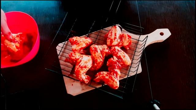 Крылышки в томатном маринаде смотреть онлайн