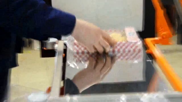 Термоупаковочная машина ТМ 2Р М1 ручная, упаковка печенья смотреть онлайн