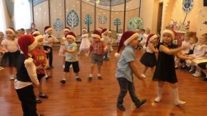 Младшая группа танец Гномики