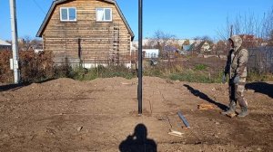 8 октября 2021года. Установка свай длиной 6 метров. грунт болотистый.