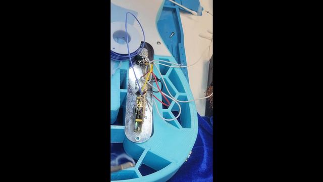 Replacing a Fender Telecaster 3 way switch смотреть онлайн