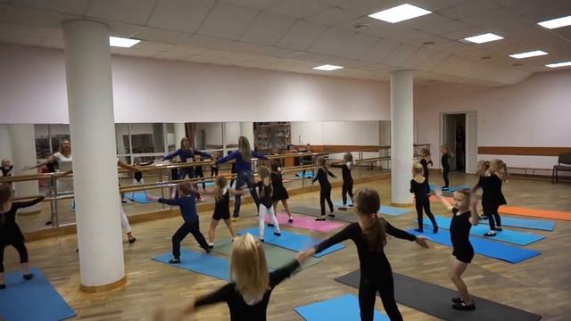 Будущие звезды танцпола! смотреть онлайн