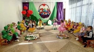 Танец бабочек. Весенний утренник. Младшая группа.