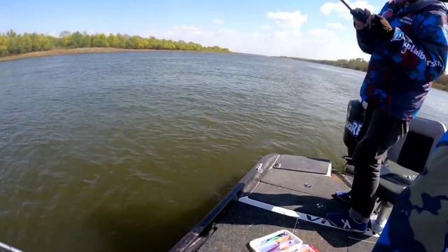 Рыбалка в начале паводка 2023 с Коляном Боярским смотреть онлайн