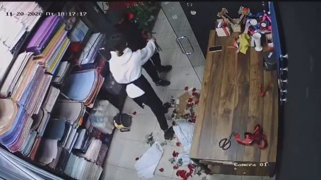 Кража цветов из салона в Бишкеке смотреть онлайн