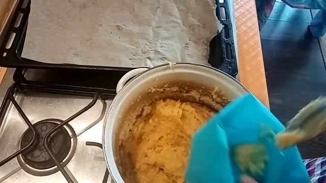 Эклеры со сгущёнкой смотреть онлайн