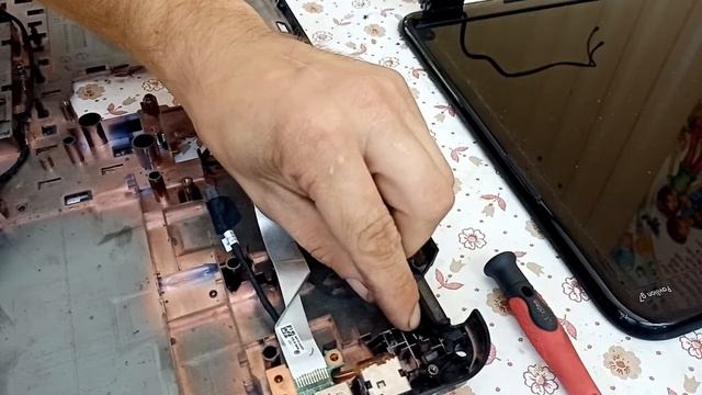 Восстановление петель ноутбука Ремонт корпуса смотреть онлайн