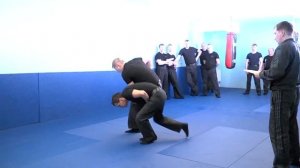 Рукопашный бой судебных приставов