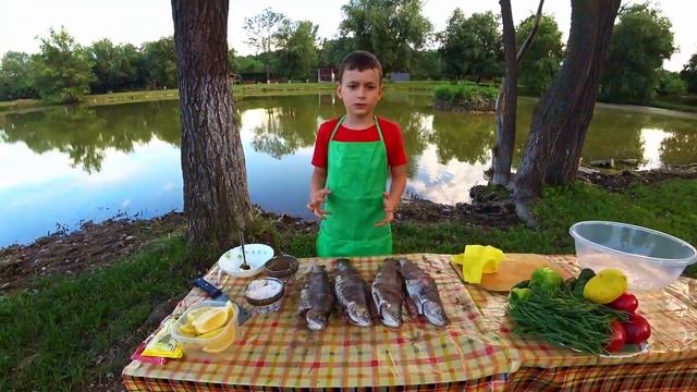 Бэтмен  ловит и Готовит Форель на Огне! Как поймать и приготовить рыбу?
