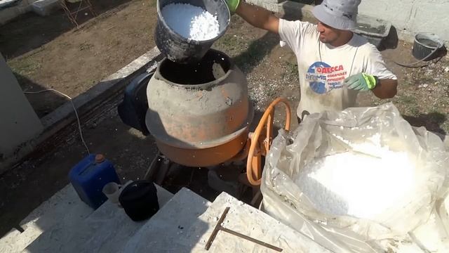 Второй этаж, начало. Дом из полистиролбетона