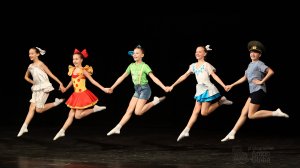 "Озорная полька", ансамбль "Школьные годы". "Naughty Polka", ensemble "School Years".