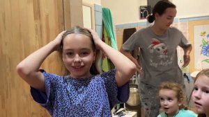 НАСТЯ ВСЕХ ДЕВЧОНОК ПОДСТРИГЛА, Я ПЛАЧУ. 31.05.24.