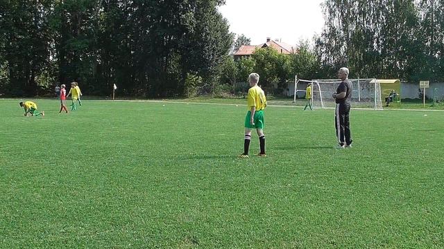 Первенство обл. 2008-09 гг. Металлург Кольчугино-Родник . 1 тайм...Окончание. смотреть онлайн