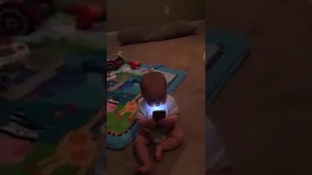 Ребёнок плачет из- за телефона смотреть онлайн