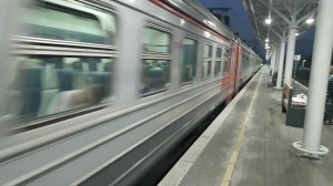 Электропоезд Пижма-Нижний Новгород прибывает на ст. Семёнов / Arrival of an electric train