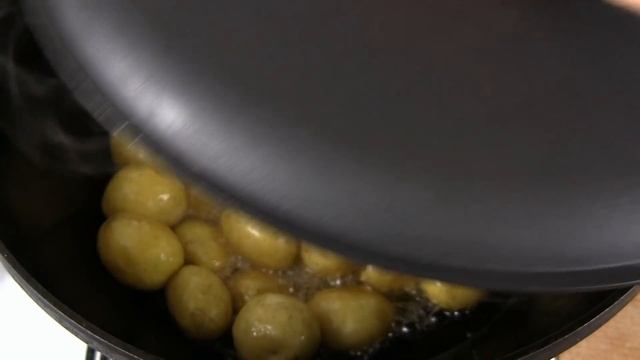 Жареный молодой картофель в казане/фри