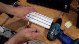 Светодиодная матрица 20Вт 220Вольт. Тест. Простейший прожектор из светодиодной матрицы на 220Вольт.