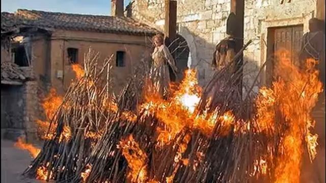 Горит костер, огнем пылает... смотреть онлайн