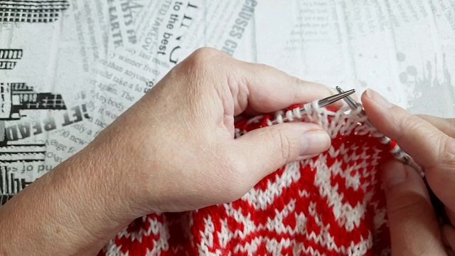 Жаккард. Как вязать красивые протяжки.