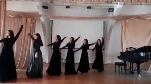 Девочки маладцы стонцевали крутой грузинский танец
